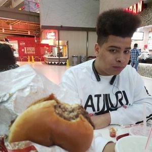 Meet your Posher, Cris